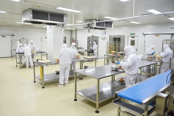 滬郊食品加工企業(yè)加速復工增產，守護市民餐桌豐盛與健康