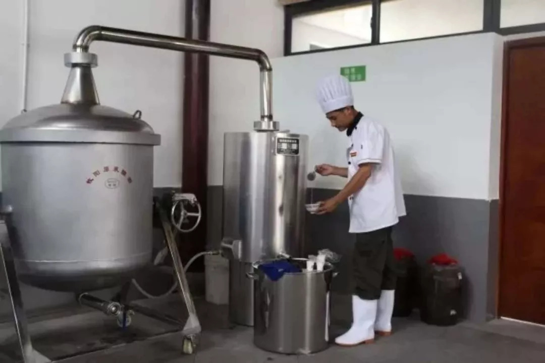 杭州食品生產(chǎn)加工小作坊舊貌換新顏 保健食品生產(chǎn)邁向規(guī)范化、透明化
